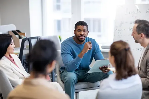Attendees in conversation during an Innovare HP roundtable